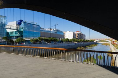 Madrid bölgesi, Madrid-rio olarak bilinir, Manzanares nehrinin yanında.