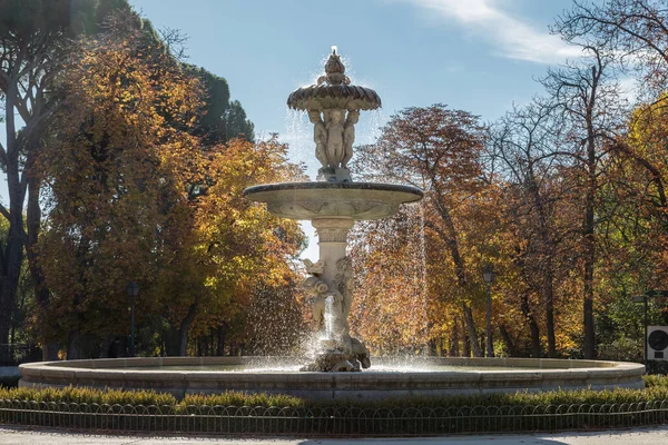 Parque Público Retiro Com Cores Outono Madrid Espanha — Fotografia de Stock