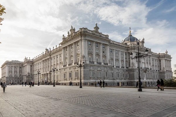 Vista Del Palacio Real Importante Punto Referencia Cultural Histórico Madrid —  Fotos de Stock