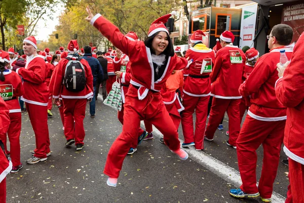 Solidaritet Race Mot Cancer Med Deltagare Klädda Som Jultomten — Stockfoto