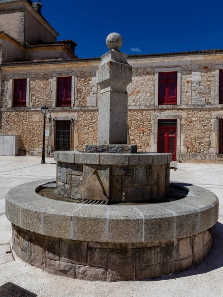 スペインのマドリードにあるヌエボ バズタン宮殿 — ストック写真