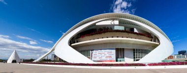Valencia, İspanya 'daki Sanat ve Bilim Binaları' nın panoramik manzarası