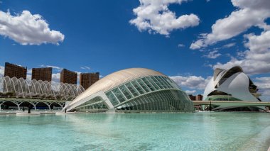 Valencia, İspanya 'daki Sanat ve Bilim Binaları' nın panoramik manzarası