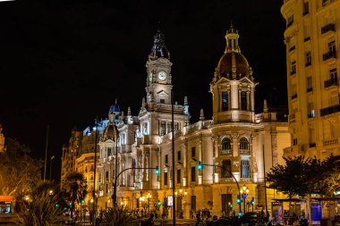 İspanya 'nın Valencia şehrinin farklı binaları ve caddelerinin manzarası