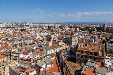 İspanya 'nın Valencia şehrinin farklı binaları ve caddelerinin manzarası