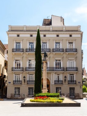 İspanya 'nın Valencia şehrinin farklı binaları ve caddelerinin manzarası