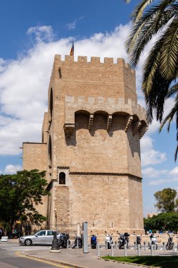 İspanya 'nın Valencia şehrinin farklı binaları ve caddelerinin manzarası