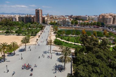 İspanya 'nın Valencia şehrinin farklı binaları ve caddelerinin manzarası