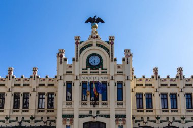 İspanya 'nın Valencia şehrinin farklı binaları ve caddelerinin manzarası