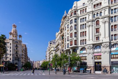İspanya 'nın Valencia şehrinin farklı binaları ve caddelerinin manzarası