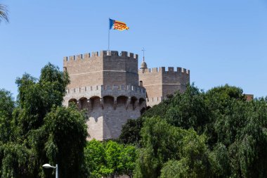 İspanya 'nın Valencia şehrinin farklı binaları ve caddelerinin manzarası