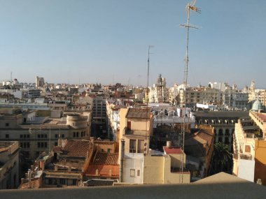 İspanya 'nın Valencia şehrinin farklı binaları ve caddelerinin manzarası