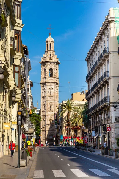西班牙瓦伦西亚市不同建筑和街道的景观 — 图库照片