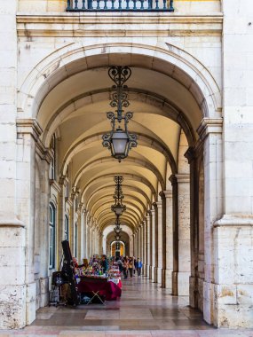 Lizbon, Portekiz - 30 Mart 2015: Portekiz 'de Lizbon' un bakış açısına girmenin en uygun yollarından biri olan Asansör da Bica