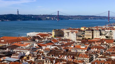 Lizbon, Portekiz - 30 Mart 2015: Lizbon, Portekiz 'de şehir hakkındaki görüşleri