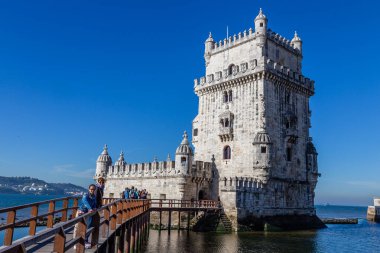 Lizbon, Portekiz - 30 Mart 2015: Lizbon, Portekiz 'deki Torre de Belem anıtı