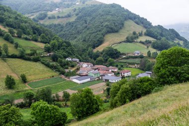 Leitariegos Vadisi, Asturias, İspanya, bahar başında
