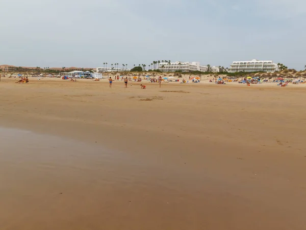 西班牙卡迪兹Chiclana Frontera Sancti Petri的La Barrosa海滩低潮 — 图库照片