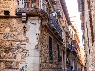 İspanya 'nın Toledo şehrinin tarihi merkezinin sokaklarının ayrıntıları