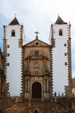 Caceres, İspanya - 01 Mayıs 2014: İspanya 'nın Caceres kentinin tarihi binalarının detayları