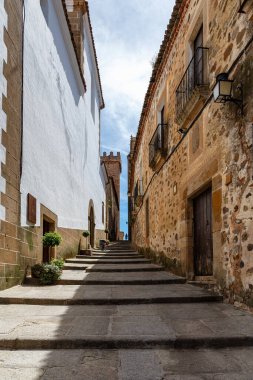 Caceres, İspanya - 01 Mayıs 2014: İspanya 'nın Caceres kentinin tarihi binalarının detayları