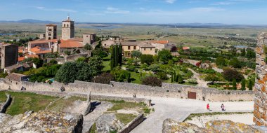 Trujillo, İspanya - 3 Mayıs 2014: Trujillo, İspanya şehir merkezinin tarihi binalarının detayları