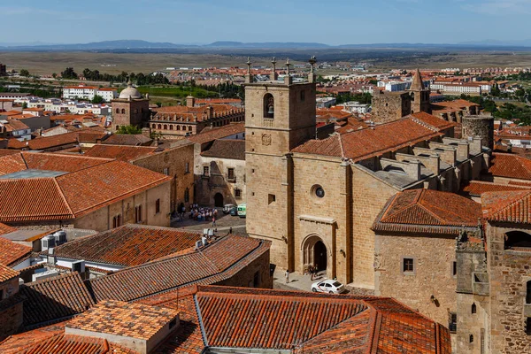 Caceres, İspanya - 01 Mayıs 2014: İspanya 'nın Caceres kentinin tarihi binalarının detayları