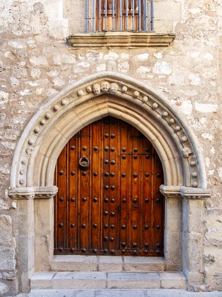 Trujillo, İspanya - 3 Mayıs 2014: Trujillo, İspanya şehir merkezinin tarihi binalarının detayları