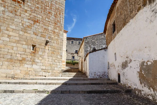 Trujillo, İspanya - 3 Mayıs 2014: Trujillo, İspanya şehir merkezinin tarihi binalarının detayları