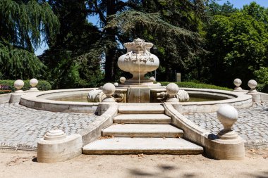 Madrid 'de Quinta del Berro adlı bir halk parkı.