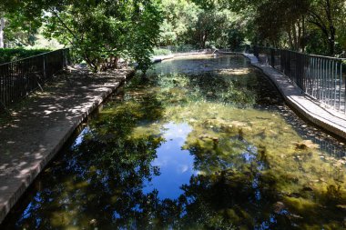 Madrid 'de Quinta del Berro adlı bir halk parkı.