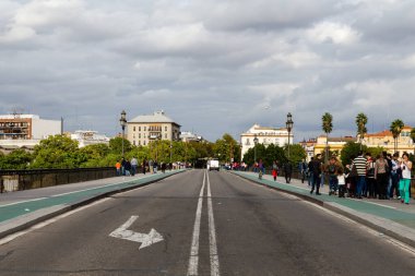 Seville, İspanya - 08 Kasım 2014: Seville, İspanya 'nın tarihi merkezi binaların manzarası
