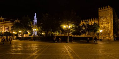 Seville, İspanya - 08 Kasım 2014: Seville, İspanya 'nın tarihi merkezi binaların manzarası