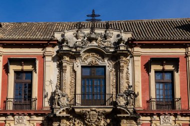 Seville, İspanya - 08 Kasım 2014: Seville, İspanya 'nın tarihi merkezi binaların manzarası