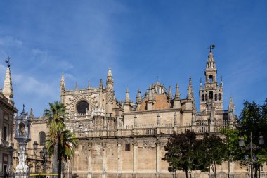 Seville, İspanya - 08 Kasım 2014: Seville, İspanya 'nın tarihi merkezi binaların manzarası