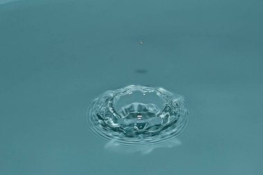 Bir ya da iki su damlası izole edildi.