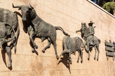 Madrid, İspanya - 18 Ağustos 2023: Las Ventas Bullring, İspanya 'nın Madrid kentindeki Guindalera semtinde bulunan bir Fas tarzı bina..
