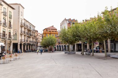 Aranda de Duero, İspanya - 12 Ekim 2023: İspanya 'nın Burgos eyaletindeki Aranda de Duero şehrinin tarihi binaları