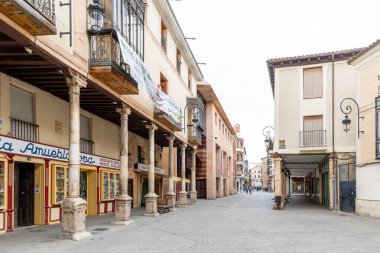 Aranda de Duero, İspanya - 12 Ekim 2023: İspanya 'nın Burgos eyaletindeki Aranda de Duero şehrinin tarihi binaları