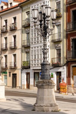 Valladolid, İspanya - 13 Ekim 2023: Valladolid, İspanya şehir merkezinin tarihi binaları hakkında farklı görüşler