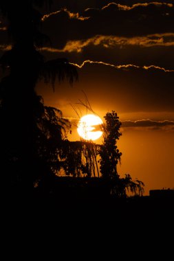 İspanya, Madrid 'in Carabanchel mahallesinde şafak söküyor.