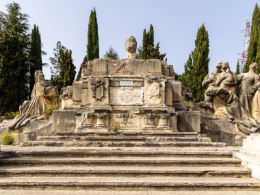 Madrid, İspanya - 23 Mart 2024: Cerro de Los Angeles, Madrid 'in Getafe şehrinde yer almaktadır. İber Yarımadası 'nın coğrafi merkezi olarak kabul edilir.