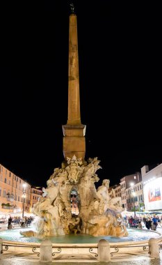 Roma, İtalya - 09 Nisan 2024: Roma 'daki Navona Meydanı' nın ayrıntıları, Roma, İtalya 'da turistlerin gezdiği