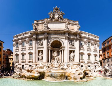 Roma, İtalya - 11 Nisan 2024: Roma, İtalya 'daki Trevi Çeşmesi' nin heykellerinin ayrıntılarına bakın