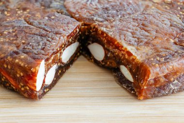 Bademli incir ekmeği, tipik bir İspanyol tatlısıdır.