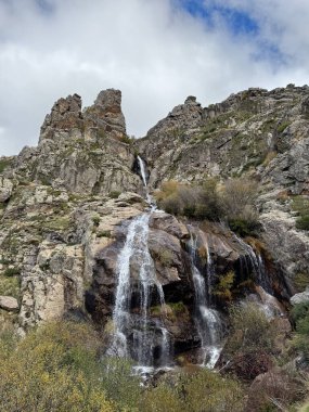 Chorrera de los Litueros Şelalesi, Sierra de Guadarrama Doğal Parkı, Madrid, İspanya