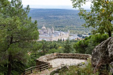 El Escorial Manastırı 'nın Abantos Dağı' ndan görünüşü