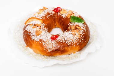 İspanya 'da 6 Ocak' ta görülen Roscon de Reyes adlı İspanyol tatlısının görüntüsü