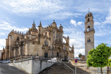 Jerez de la Frontera, İspanya - 15 Mayıs 2025: Jerez de la Frontera, İspanya 'daki katedralin dış cephesinin detayları