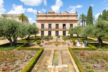 Jerez de la Frontera, İspanya - 15 Mayıs 2025: Alcazar 'ın detayları, İspanya' nın Jerez de la Frontera kentindeki tarihi merkezdeki ortaçağ sarayı